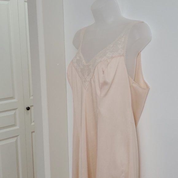 Vintage full Beauty slip/nightie size Large 39-40 bust - Picture 2 of 9